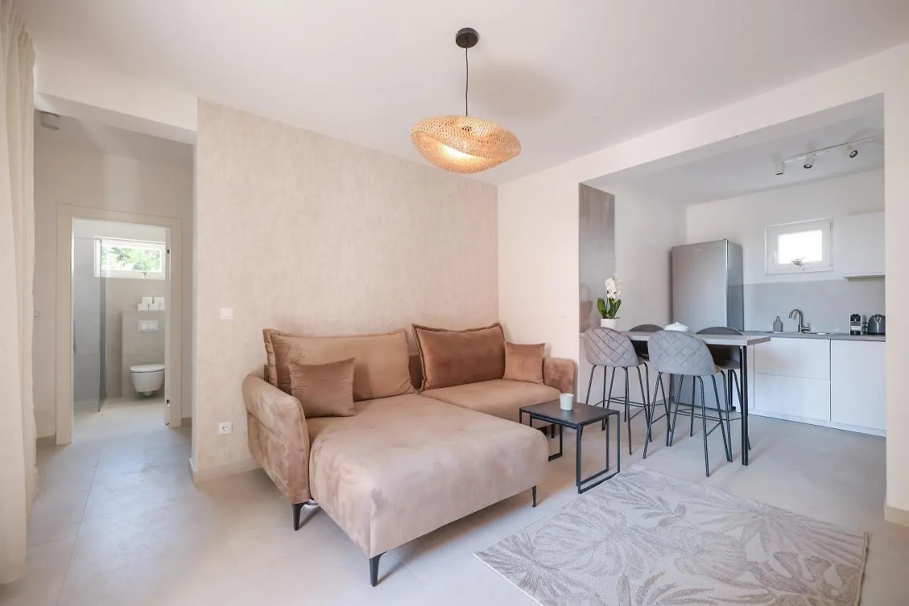 Apartments Mila Sveti Filip i Jakov