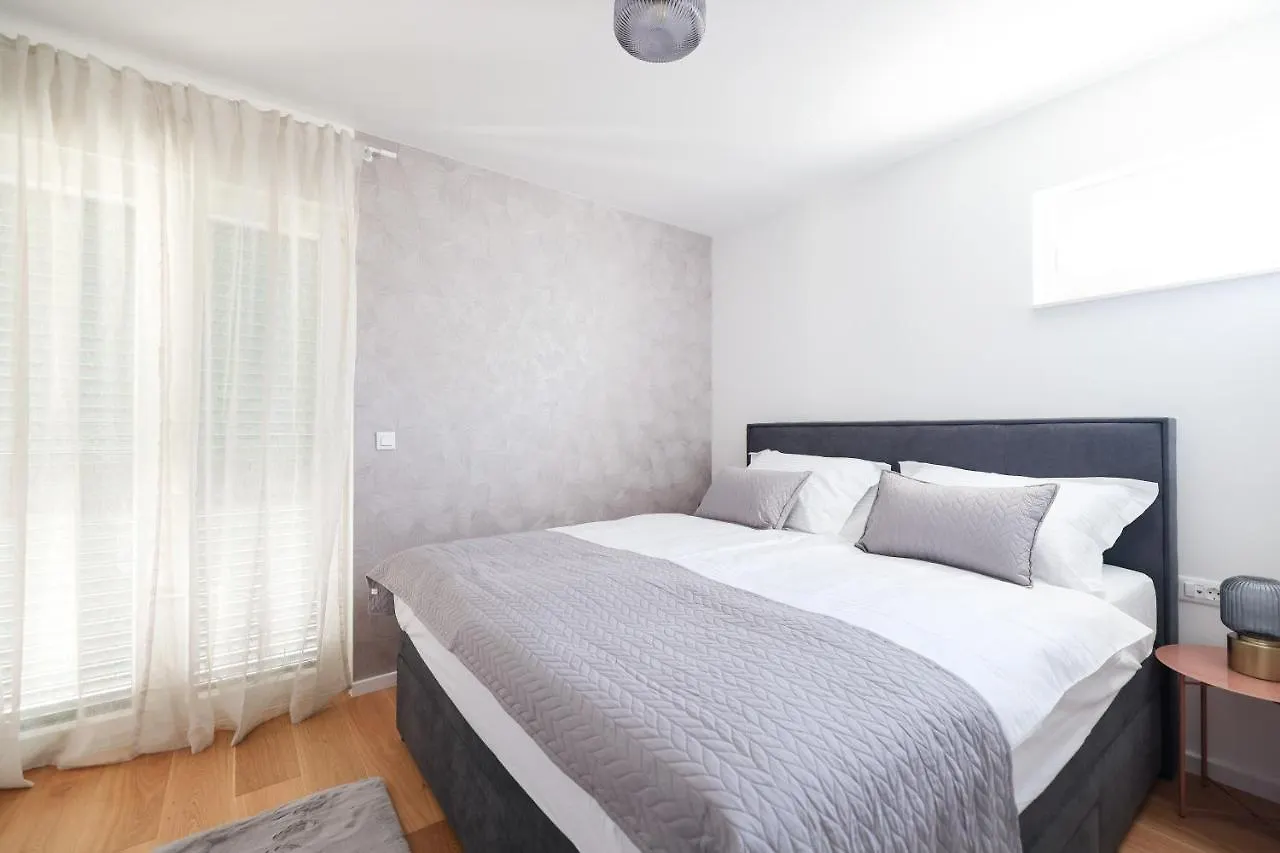 Apartments Mila Sveti Filip i Jakov