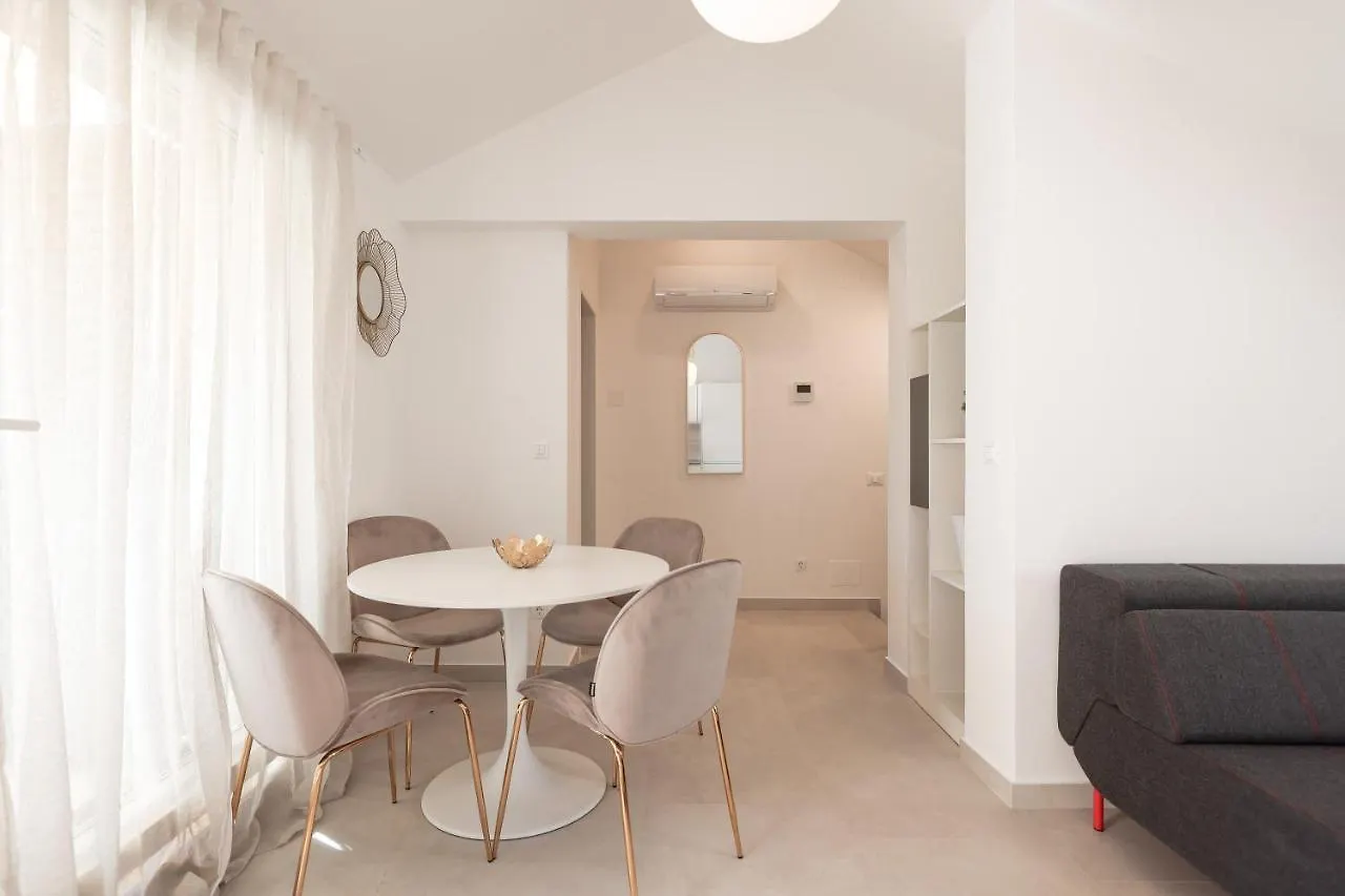 Apartments Mila Sveti Filip i Jakov 0*,  Croatia
