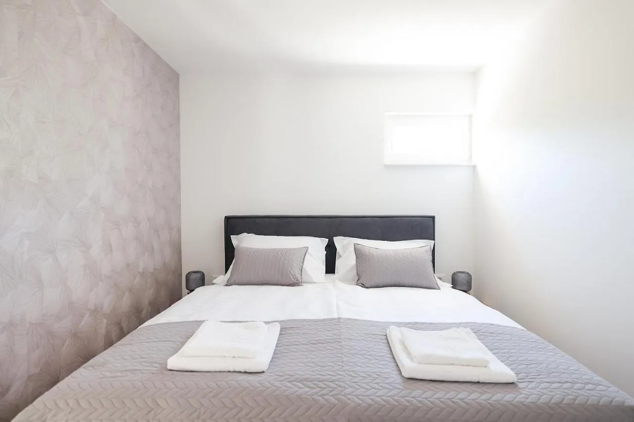 Apartments Mila Sveti Filip i Jakov