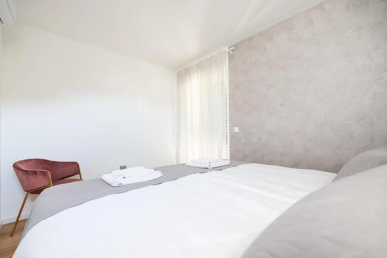 Apartments Mila Sveti Filip i Jakov 0*,