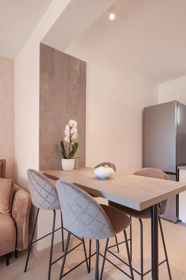 Apartments Mila Sveti Filip i Jakov 0*,  Croatia